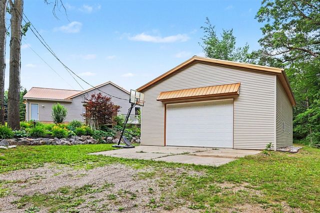 3155 11 Mile Road, Rockford, MI 49341