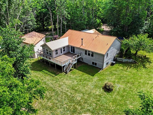 3155 11 Mile Road, Rockford, MI 49341