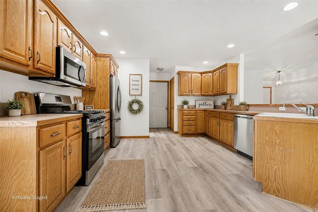 3155 11 Mile Road, Rockford, MI 49341