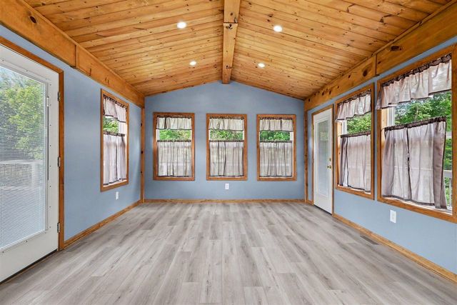 3155 11 Mile Road, Rockford, MI 49341