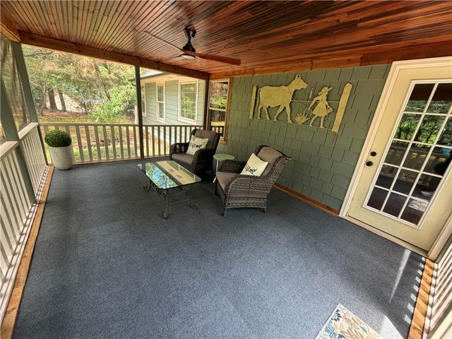 232 Hunters Drive, Walhalla, SC 29691