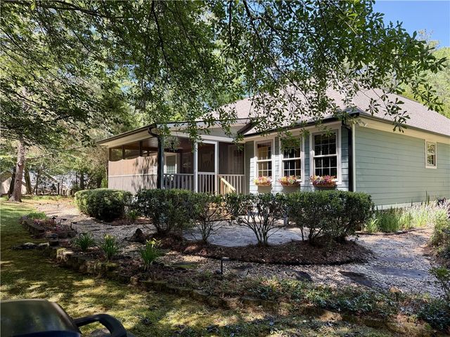 232 Hunters Drive, Walhalla, SC 29691