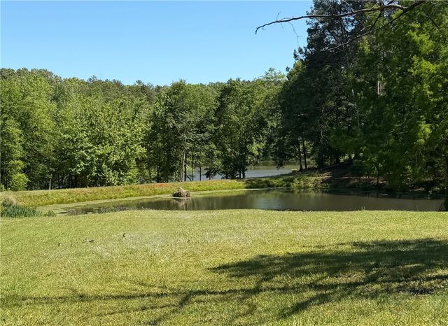 232 Hunters Drive, Walhalla, SC 29691