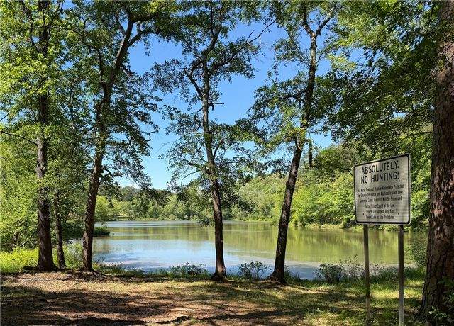 232 Hunters Drive, Walhalla, SC 29691