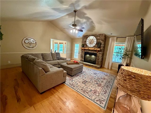 232 Hunters Drive, Walhalla, SC 29691