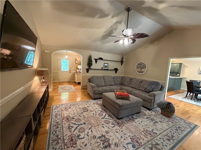 232 Hunters Drive, Walhalla, SC 29691
