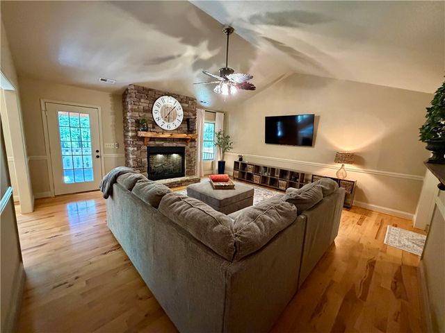 232 Hunters Drive, Walhalla, SC 29691