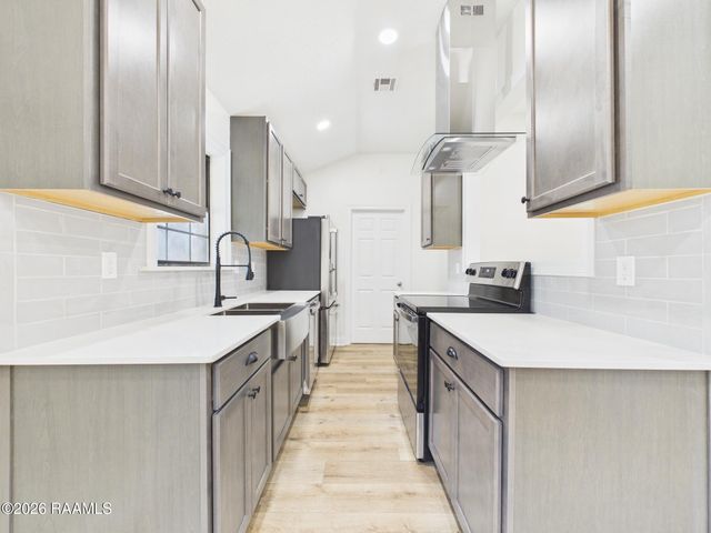 122 Pebble Beach Drive, Youngsville, LA 70592