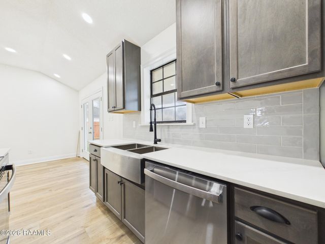 122 Pebble Beach Drive, Youngsville, LA 70592