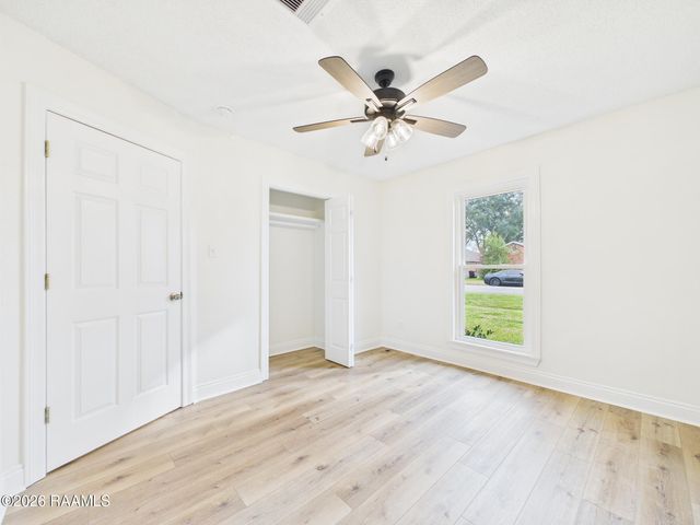 122 Pebble Beach Drive, Youngsville, LA 70592