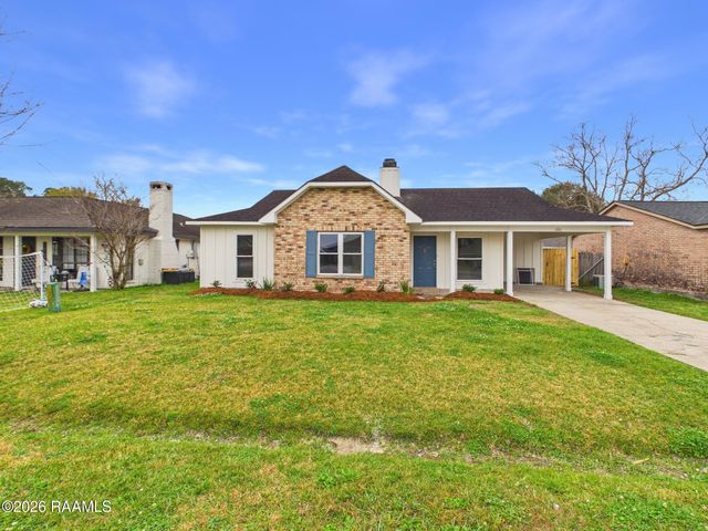 122 Pebble Beach Drive, Youngsville, LA 70592