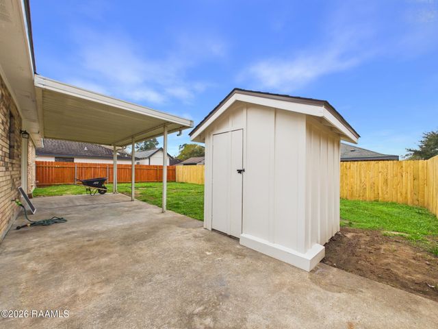 122 Pebble Beach Drive, Youngsville, LA 70592