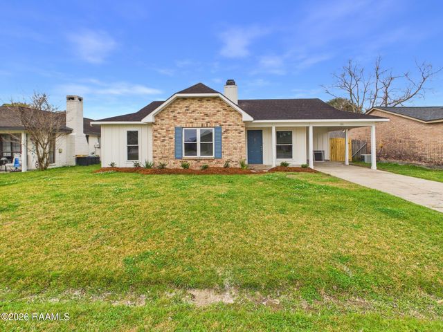 122 Pebble Beach Drive, Youngsville, LA 70592