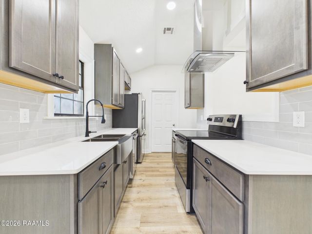 122 Pebble Beach Drive, Youngsville, LA 70592