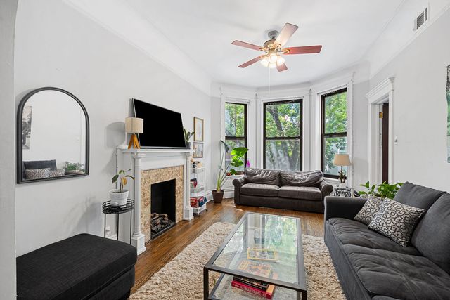 3551 N Reta Avenue 2, Chicago, IL 60657