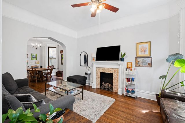 3551 N Reta Avenue 2, Chicago, IL 60657