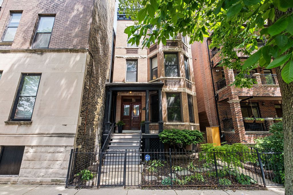 3551 N Reta Avenue 2, Chicago, IL 60657