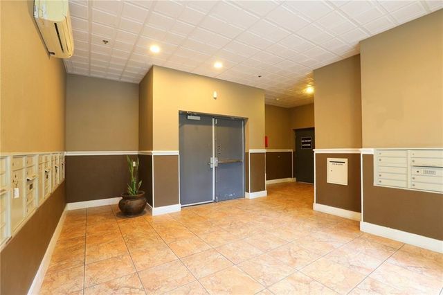 910 W 25th ST 302, Austin, TX 78705