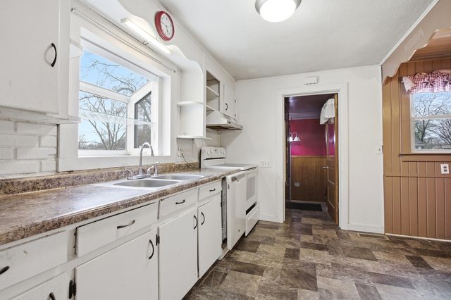 500 S Embarras Avenue, Tuscola, IL 61953