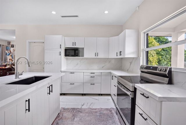 13405 SW 199th Ave, Miami, FL 33196