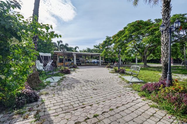 13405 SW 199th Ave, Miami, FL 33196