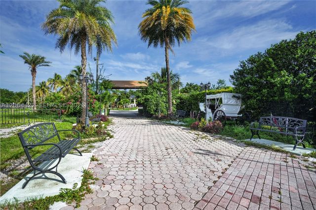 13405 SW 199th Ave, Miami, FL 33196