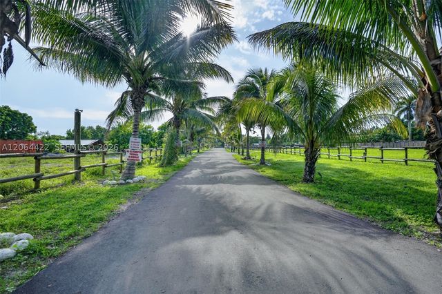 13405 SW 199th Ave, Miami, FL 33196