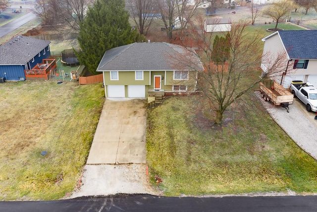 3203 N 157th Terrace, Basehor, KS 66007