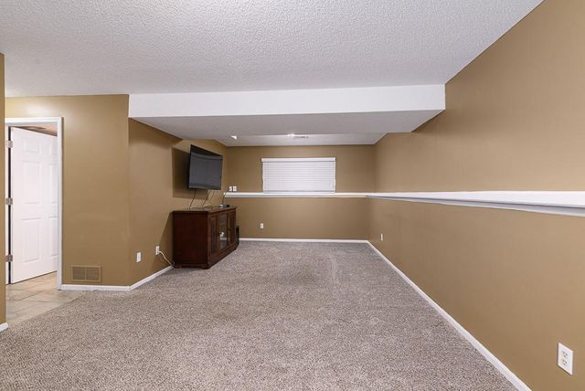 3203 N 157th Terrace, Basehor, KS 66007