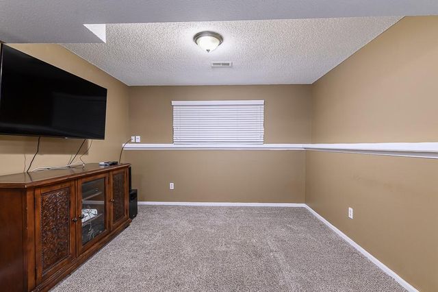 3203 N 157th Terrace, Basehor, KS 66007