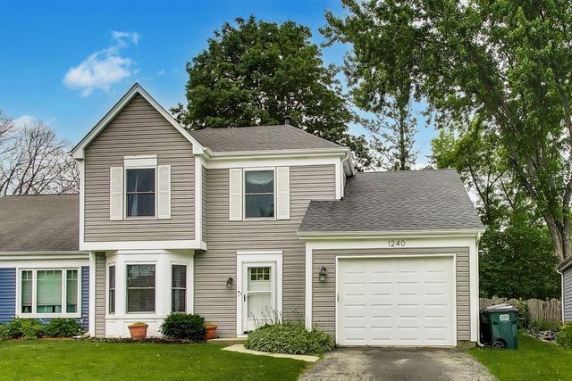 1240 Huntington Drive, Mundelein, IL 60060