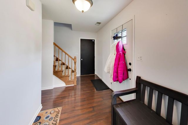 1240 Huntington Drive, Mundelein, IL 60060