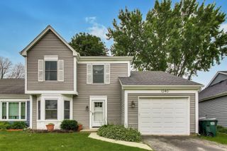 1240 Huntington Drive, Mundelein, IL 60060