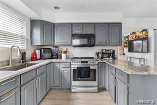 26705 Rouge River Drive, Dearborn Heights, MI 48127