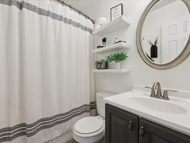 3533 27th Place, Des Moines, IA 50310