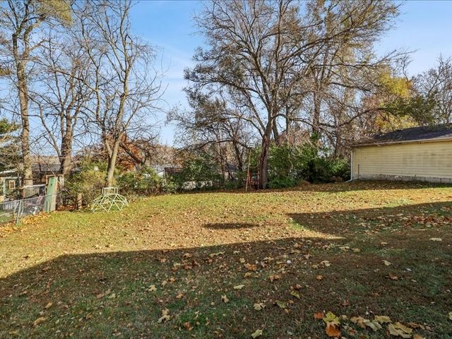 3533 27th Place, Des Moines, IA 50310