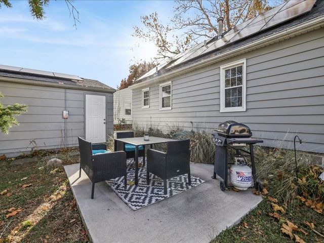 3533 27th Place, Des Moines, IA 50310