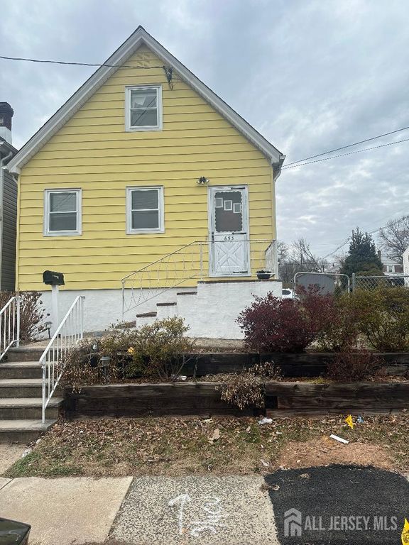 653 Raritan Avenue, Perth Amboy, NJ 08861