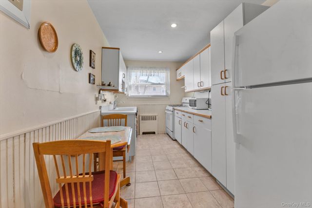 8105 268th Street 228A, New Hyde Park, NY 11040