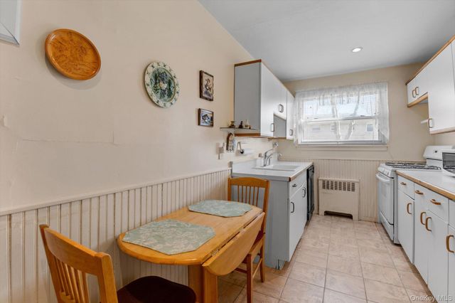 8105 268th Street 228A, New Hyde Park, NY 11040