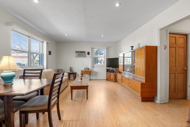 8105 268th Street 228A, New Hyde Park, NY 11040