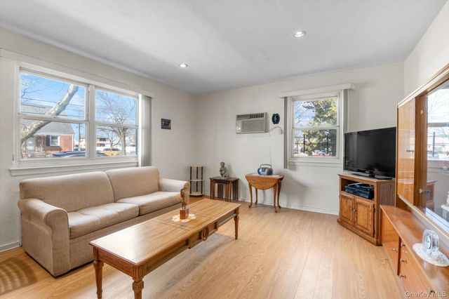 8105 268th Street 228A, New Hyde Park, NY 11040