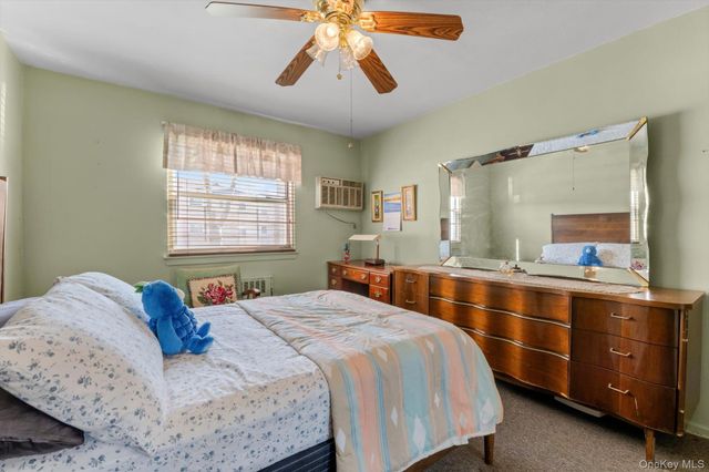 8105 268th Street 228A, New Hyde Park, NY 11040