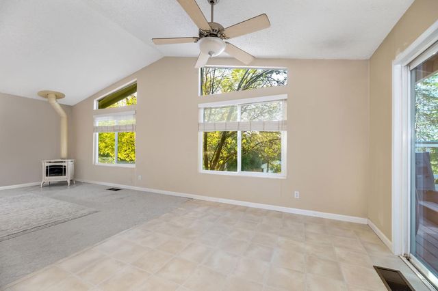 14931 Sun Forest Dr, Penn Valley, CA 95946