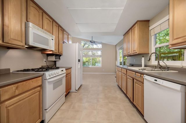 14931 Sun Forest Dr, Penn Valley, CA 95946