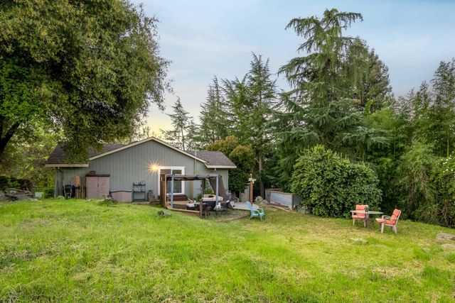 14931 Sun Forest Dr, Penn Valley, CA 95946