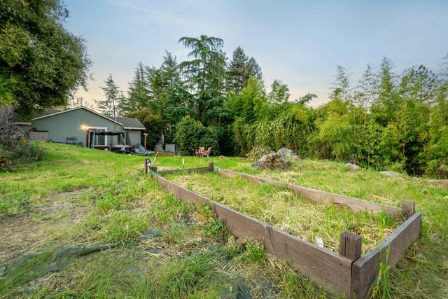 14931 Sun Forest Dr, Penn Valley, CA 95946