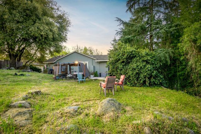 14931 Sun Forest Dr, Penn Valley, CA 95946