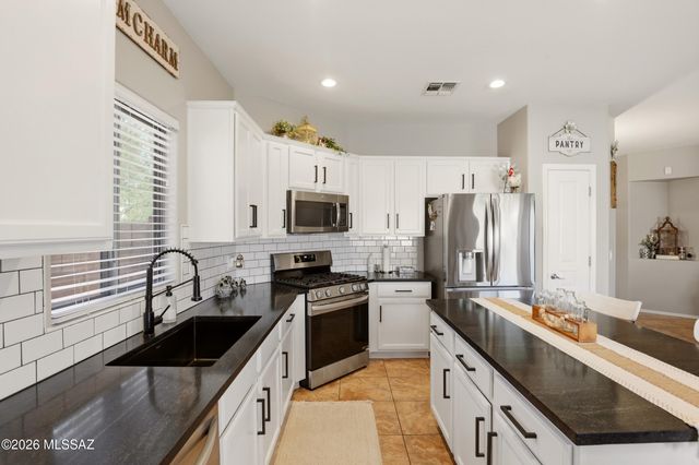 17623 S Green Willow Place, Vail, AZ 85641
