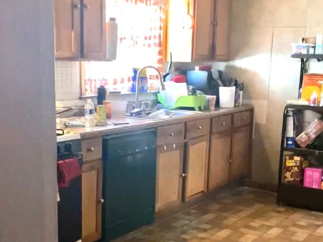 6062 S 74th Court, Summit, IL 60501